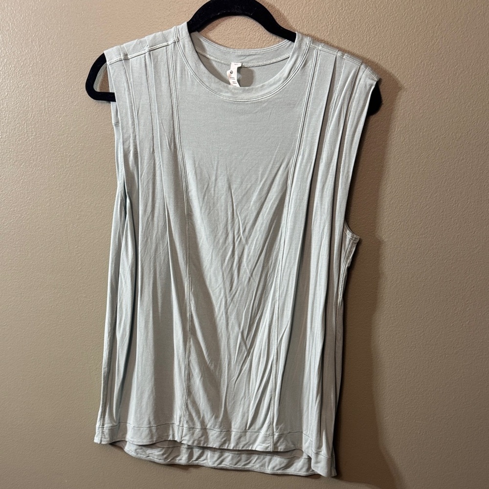 Lululemon Modal Pleated Shoulder Tank Top. Size 4